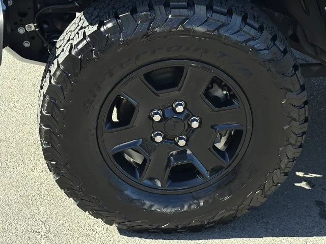 Used 2021 Blue Jeep Mojave image 16