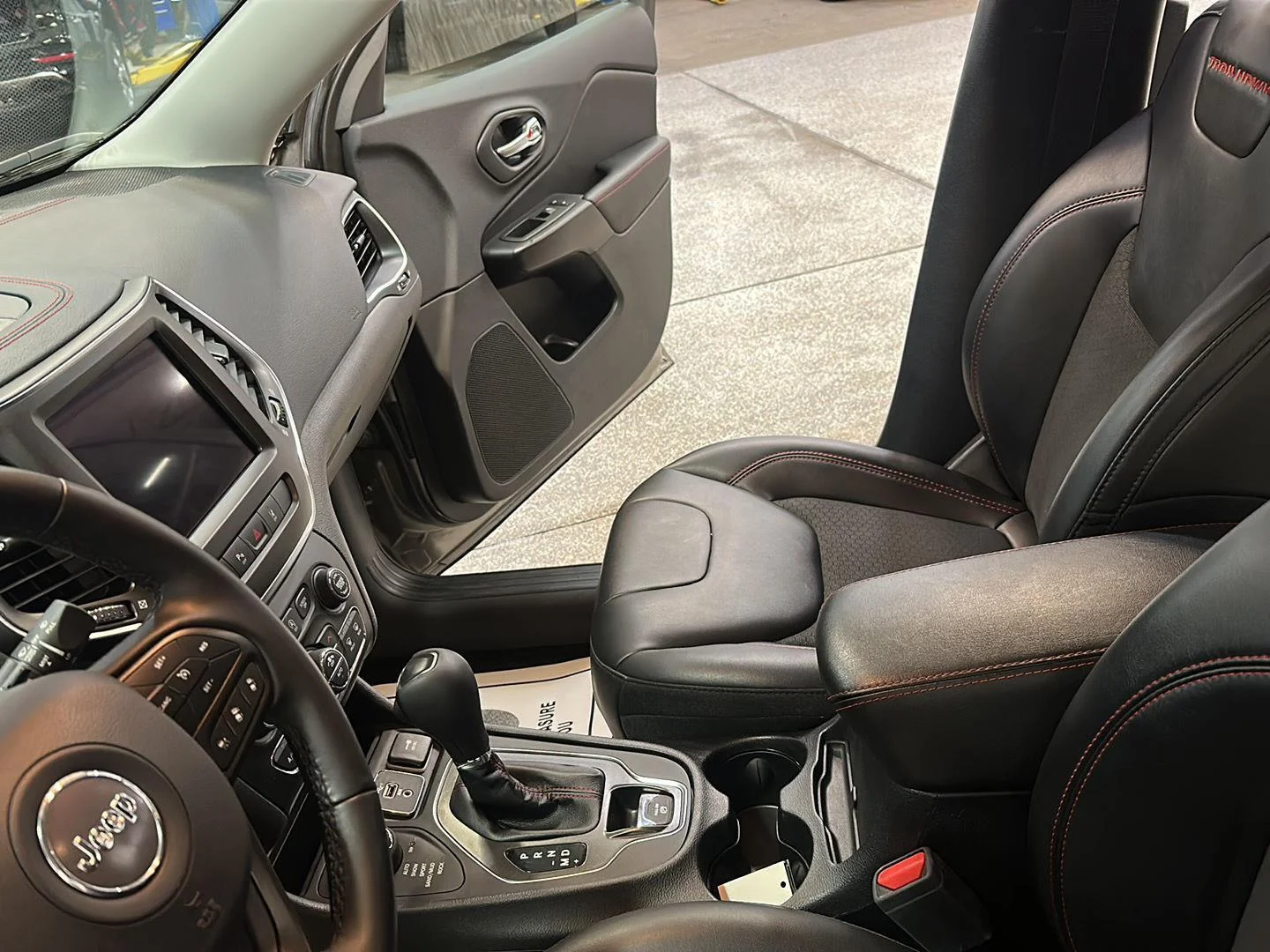 Used 2021 Olive Green Pearlcoat Jeep Trailhawk image 25