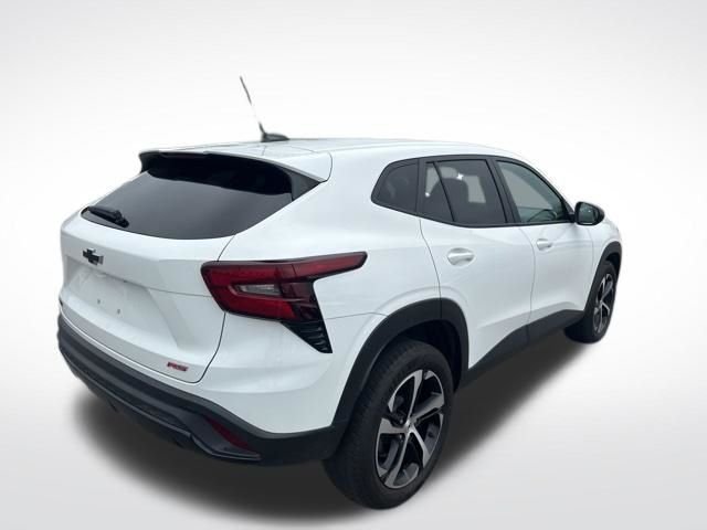 Used 2025 White Chevrolet 1RS image 5