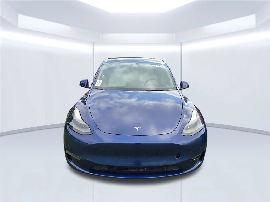 Used 2022 White Tesla Performance image 2