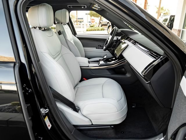 New 2026 Santorini Black LAND ROVER SE image 36