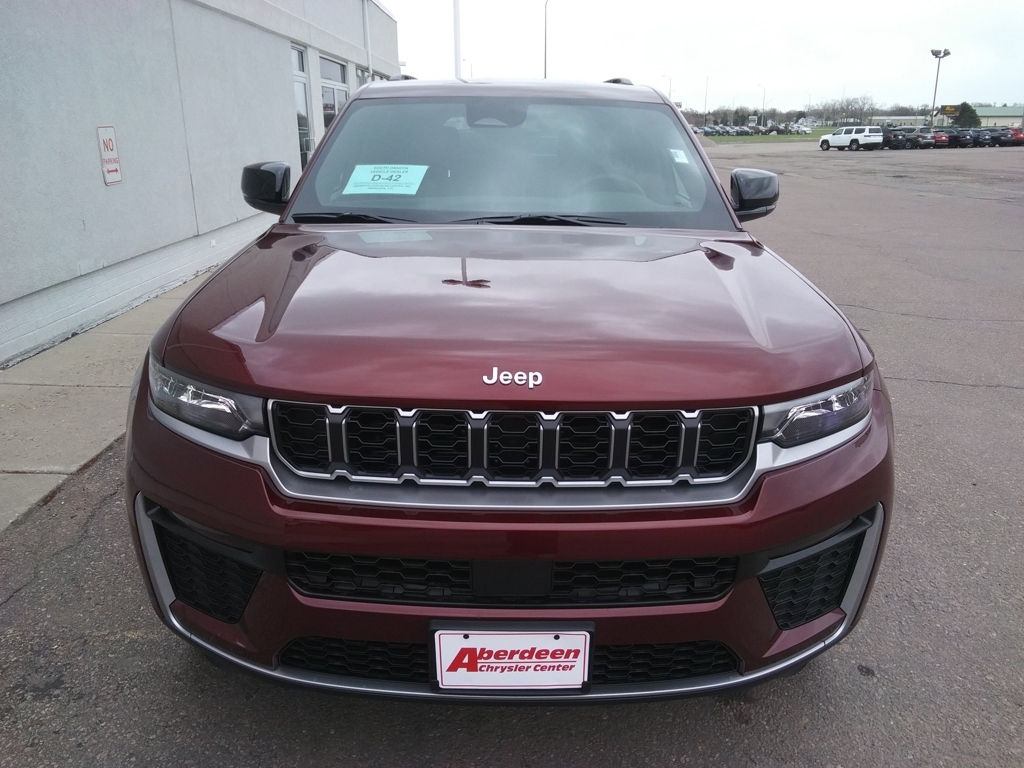 New 2026 Velvet Red Pearl-Coat Exterior Paint Jeep Limited image 3