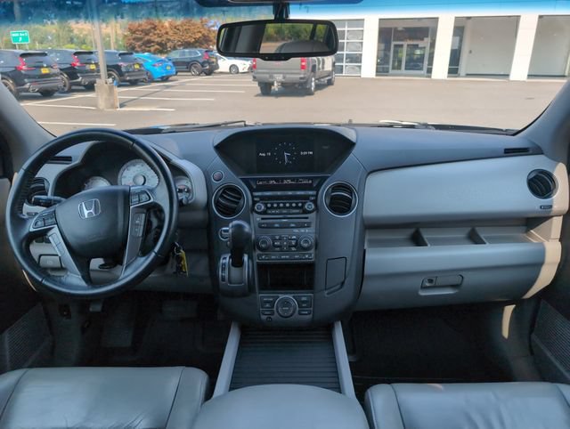 Used 2012 Crystal Black Pearl Honda Touring image 13