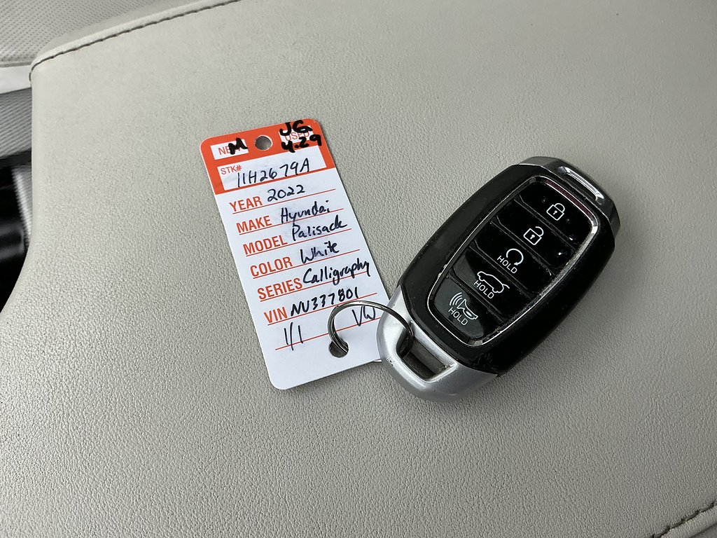 Used 2022 Hyper White Hyundai Calligraphy image 8