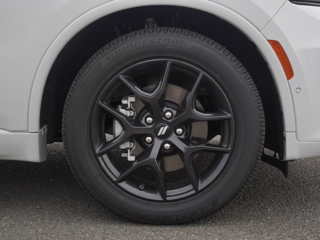 New 2026 White Knuckle Clear-Coat Exterior Paint Dodge GT HEMI V8 image 9