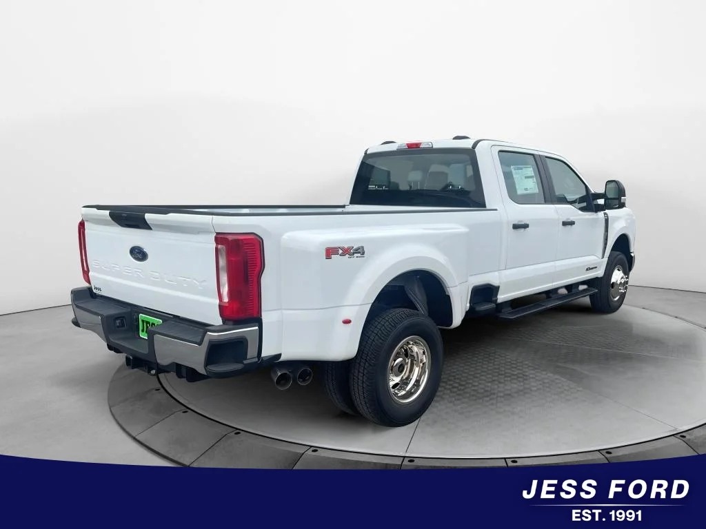New 2026 Oxford White Ford F-350® XL image 5