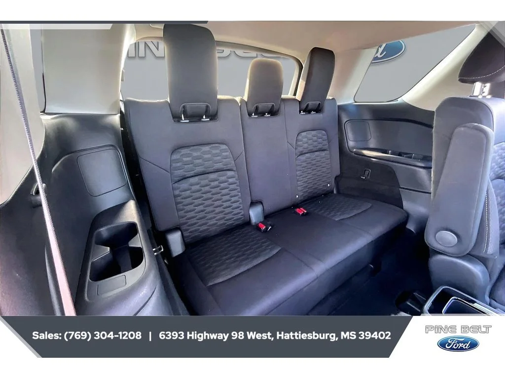 Used 2022 Glacier White Nissan SV image 20