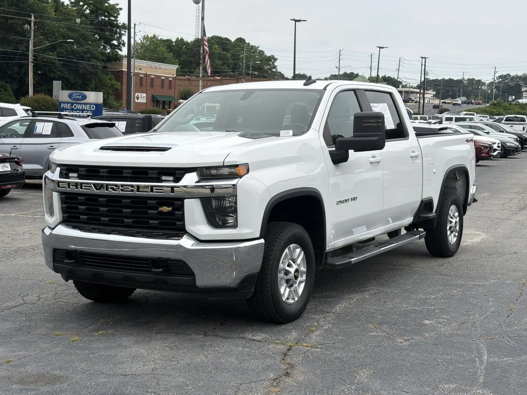 Used 2022 White Chevrolet LT image 3