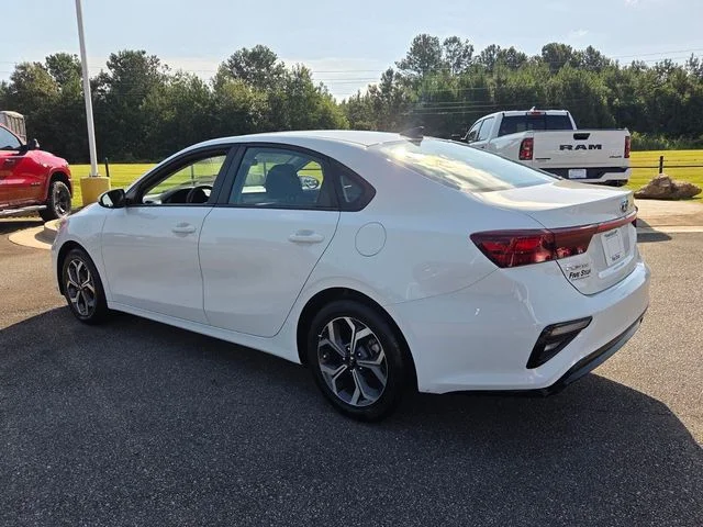 Used 2020 White Kia LXS image 8