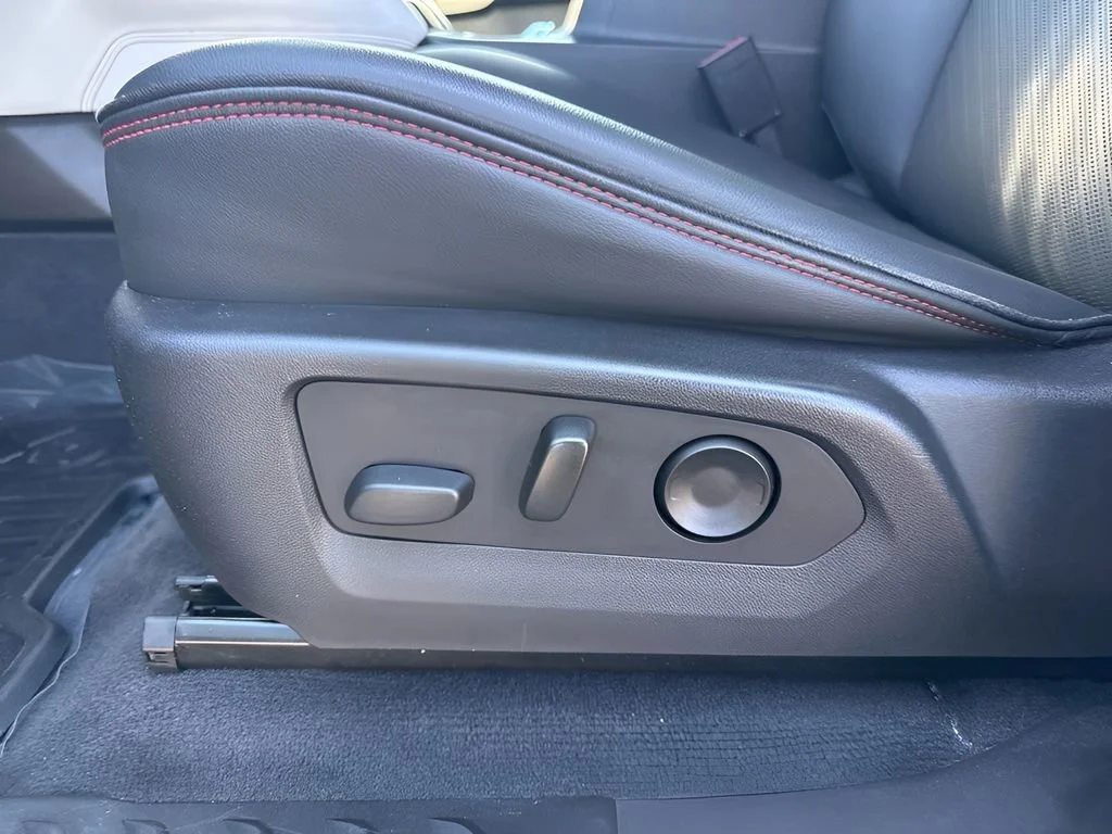 Used 2023 Sterling Metallic GMC AT4X image 10