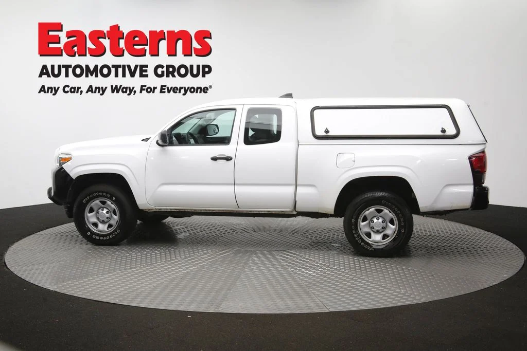 Used 2018 White Toyota SR image 59