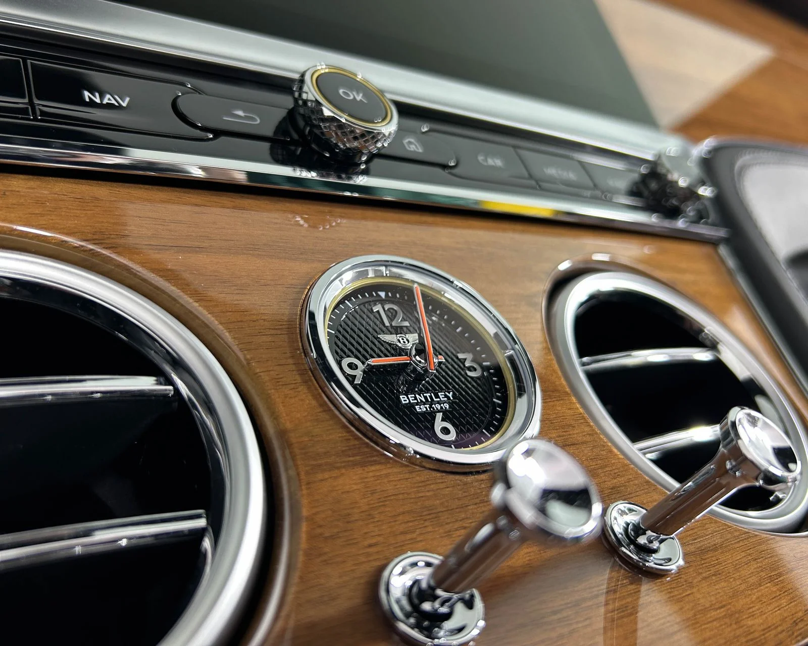 New 2026  Bentley V8 image 22