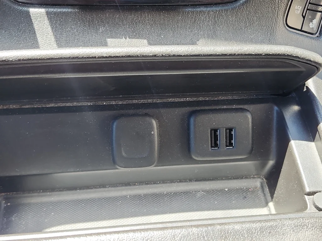 Used 2015 Summit White Chevrolet LTZ image 31