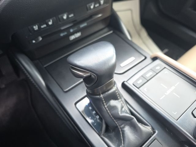 2019 Lexus ES 350 - Photo 24