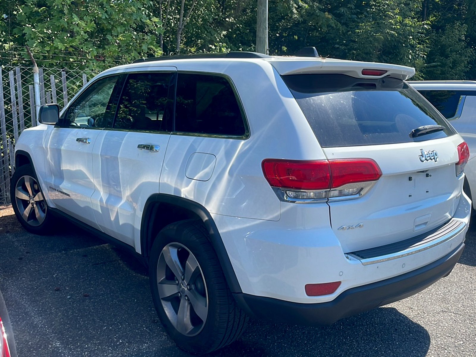 Used 2016 Bright White Clearcoat Jeep Limited image 4