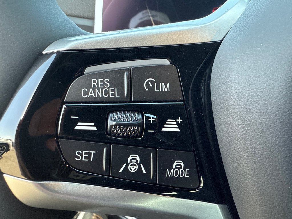 New 2026 Skyscraper Grey Metallic BMW eDrive40 image 29
