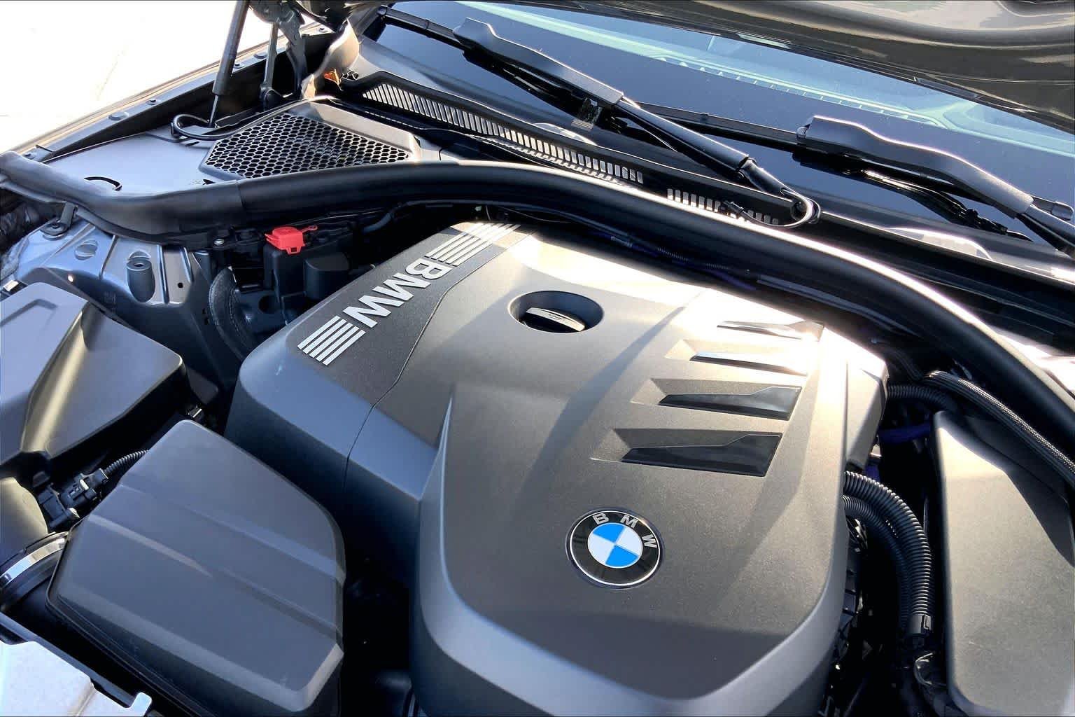 Used 2025 Skyscraper Grey Metallic BMW 330i image 32