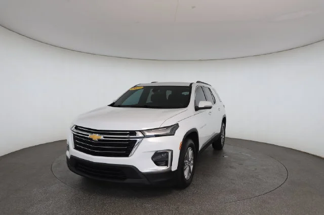 Used 2023 White Chevrolet LT image 9