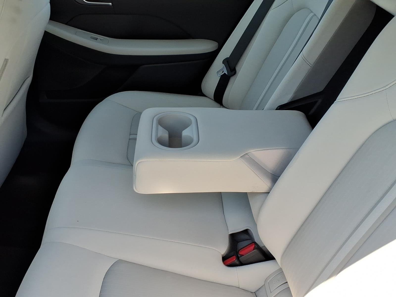 Used 2022 Hampton Gray Hyundai SEL image 22