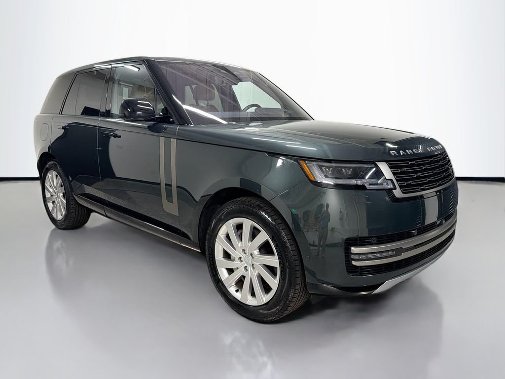 Used 2023 Green Land Rover SE image 7