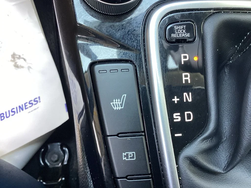 Used 2025 Black Kia S image 34
