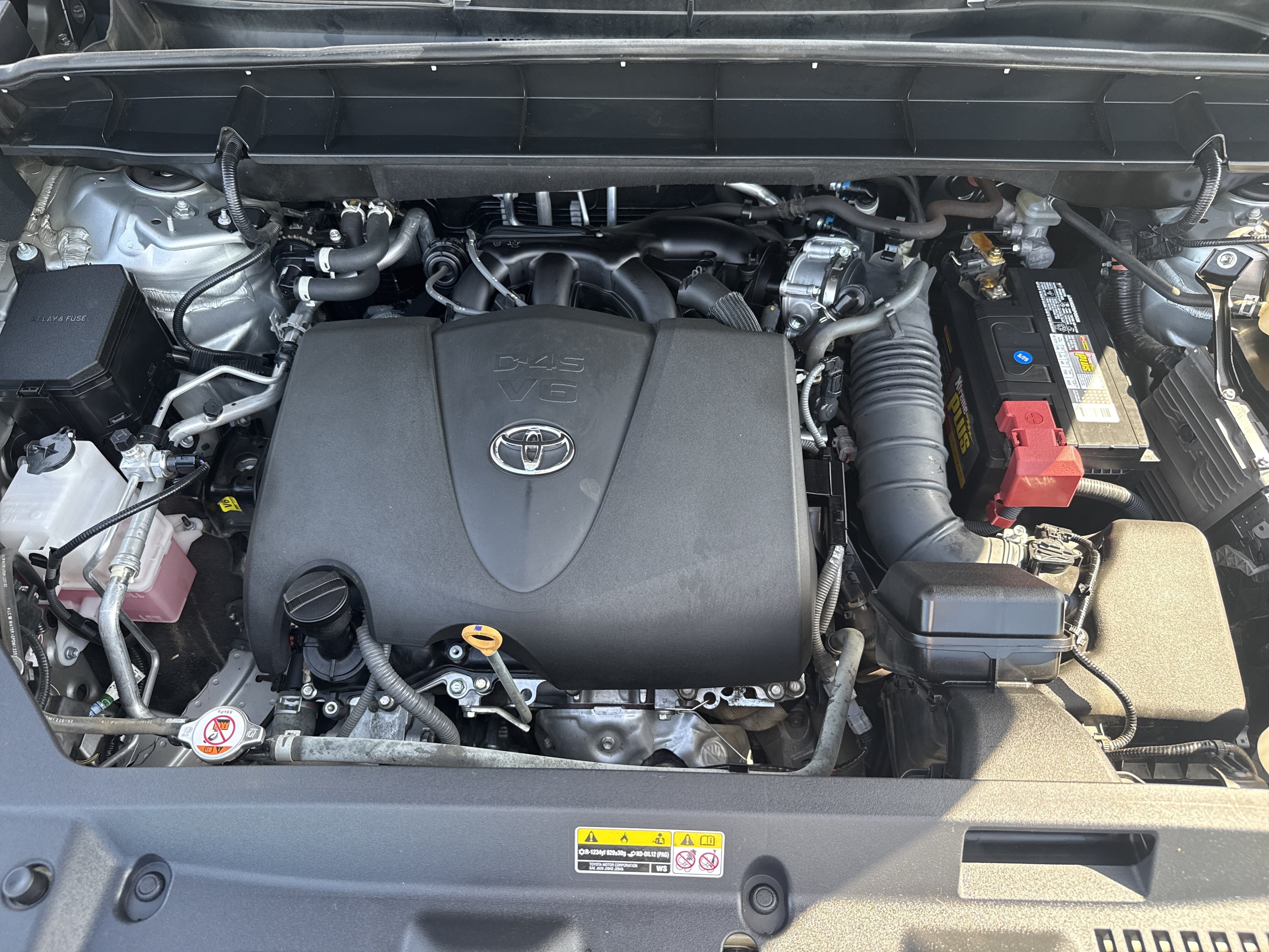 Used 2022 Celestial Silver Metallic Toyota XLE image 22