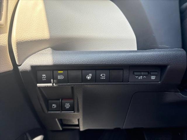 Certified Used 2026 WIND CHILL PEARL Toyota  image 14