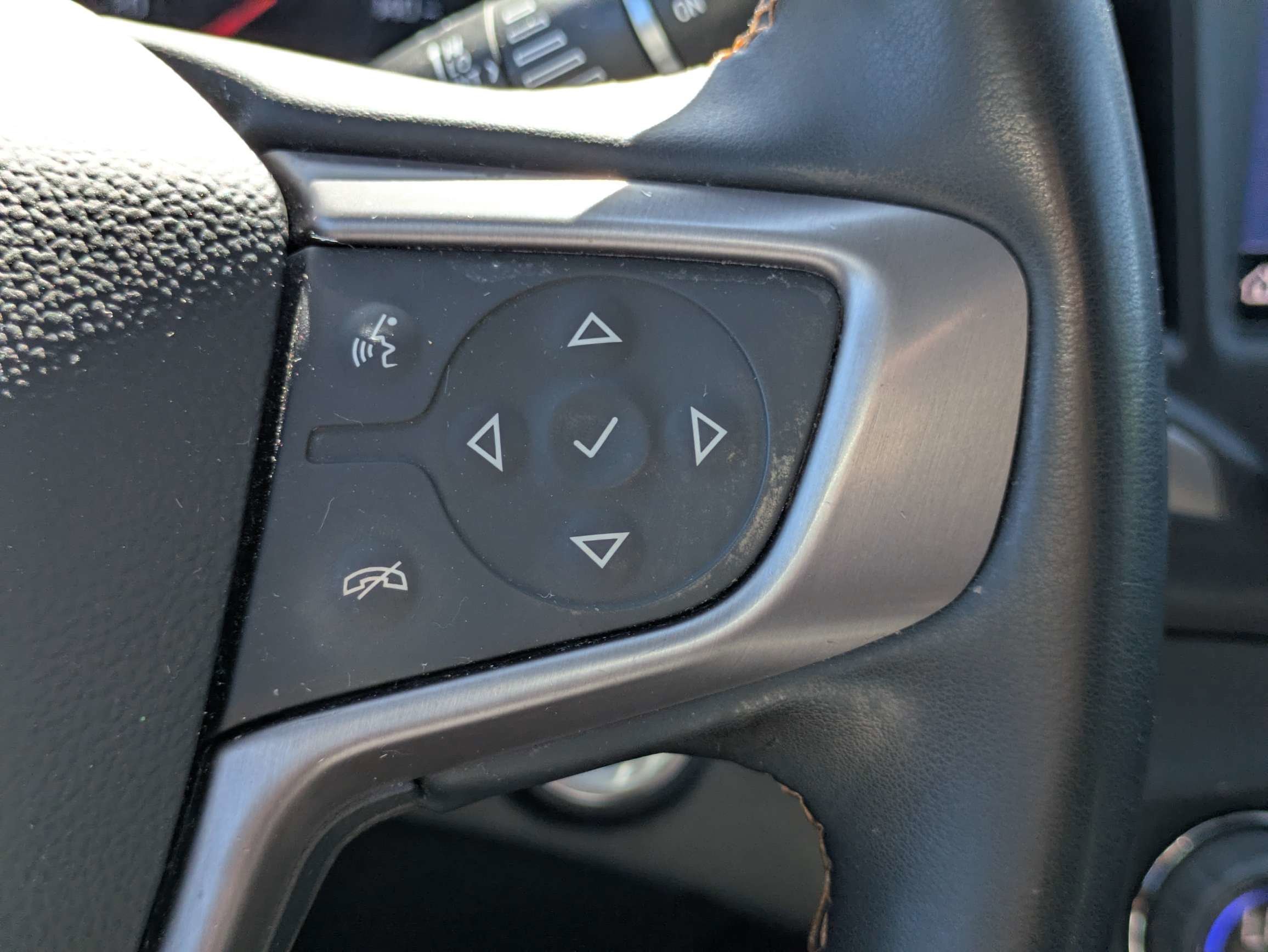 Used 2023 Sterling Metallic GMC AT4 image 27