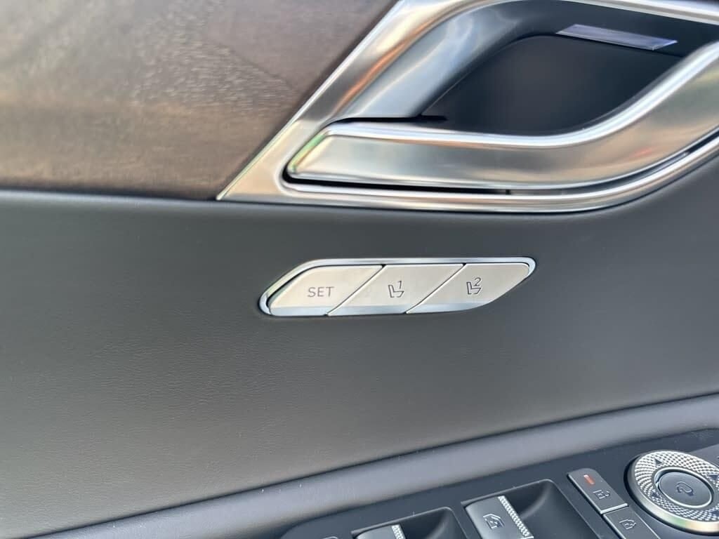 New 2026 White Genesis 2.5T image 19