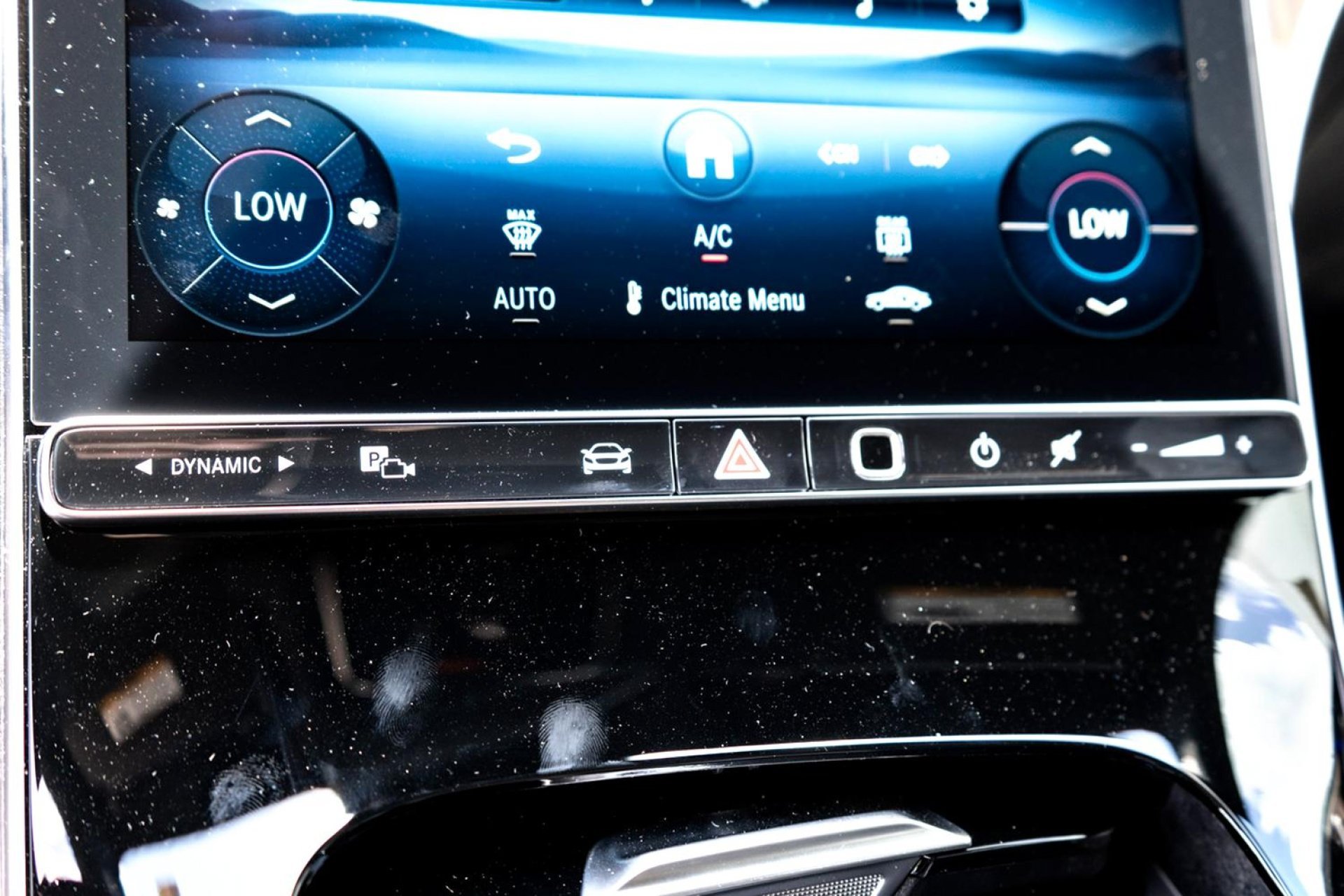 2025 Mercedes-Benz C-Class Sedan C 300 - Photo 20