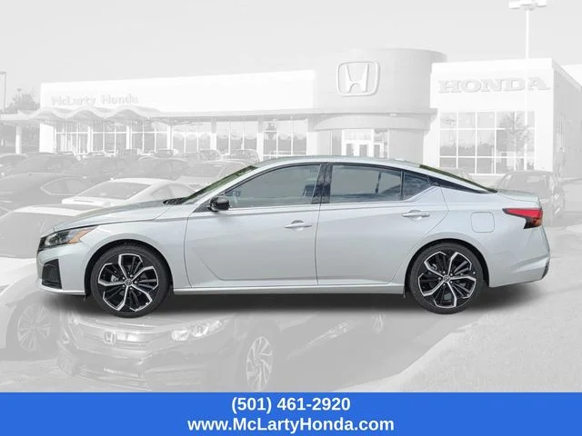 Used 2024 Silver Nissan 2.5 SR image 2