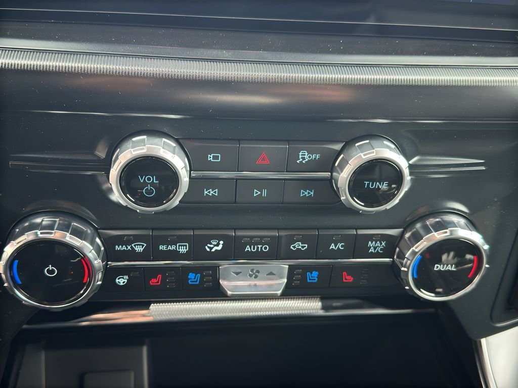 New 2025 Space White Metallic Ford Lariat® image 23