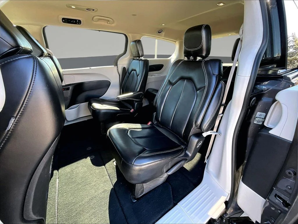 2023 Chrysler Pacifica Touring L - Photo 25