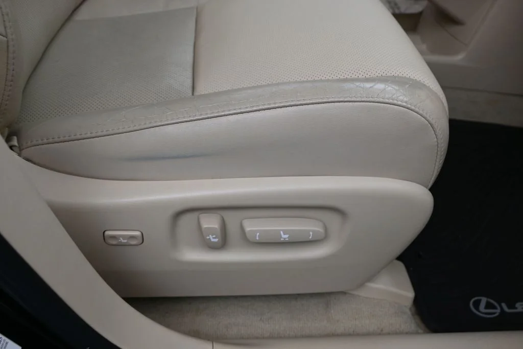 Used 2010  Lexus 350 image 11