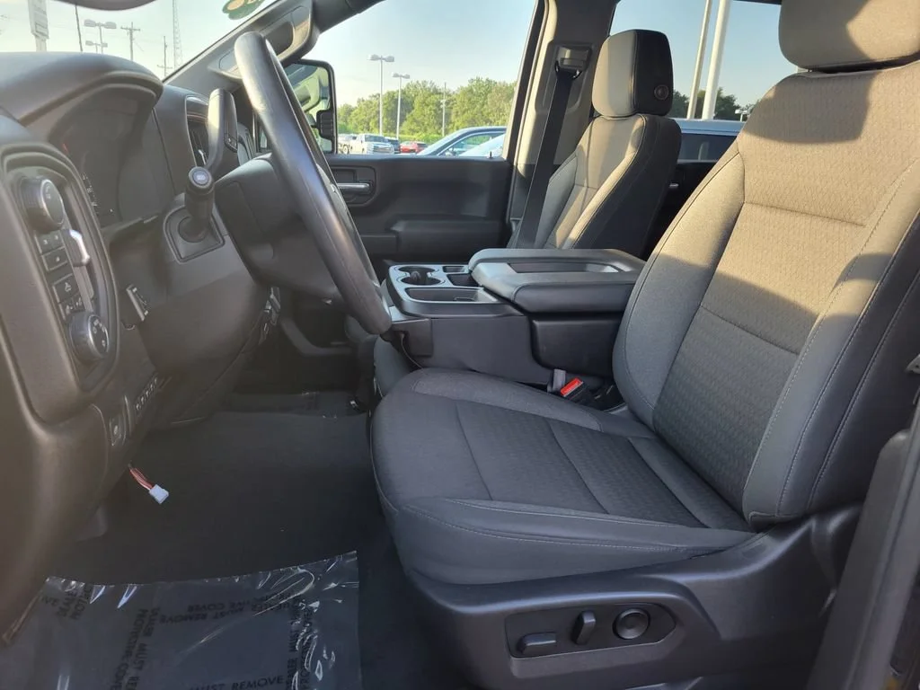 2025 Chevrolet Silverado 2500HD Custom - Photo 9