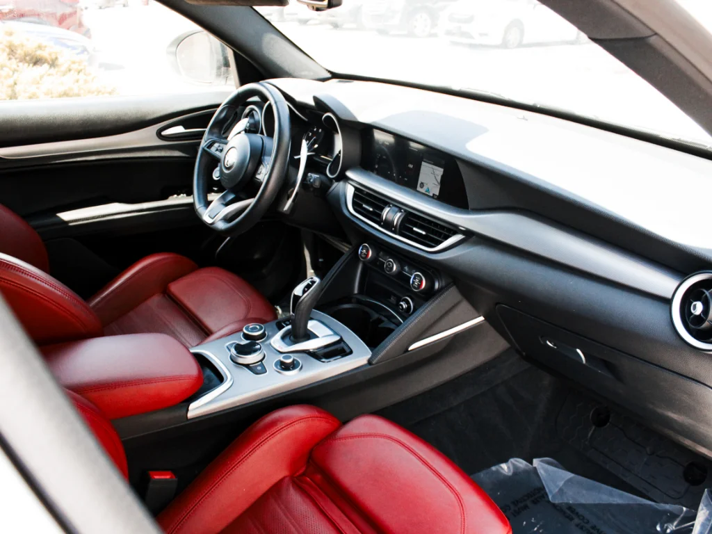 Used 2023 Alfa White Alfa Romeo Veloce image 30
