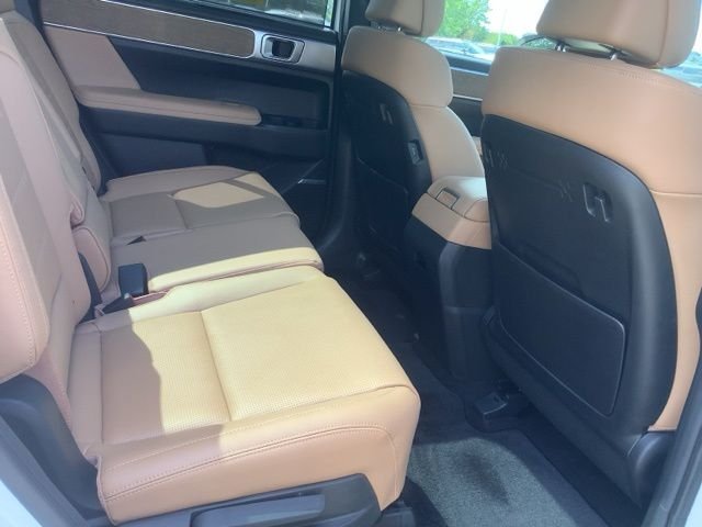 Certified Used 2025 White Hyundai Limited image 28