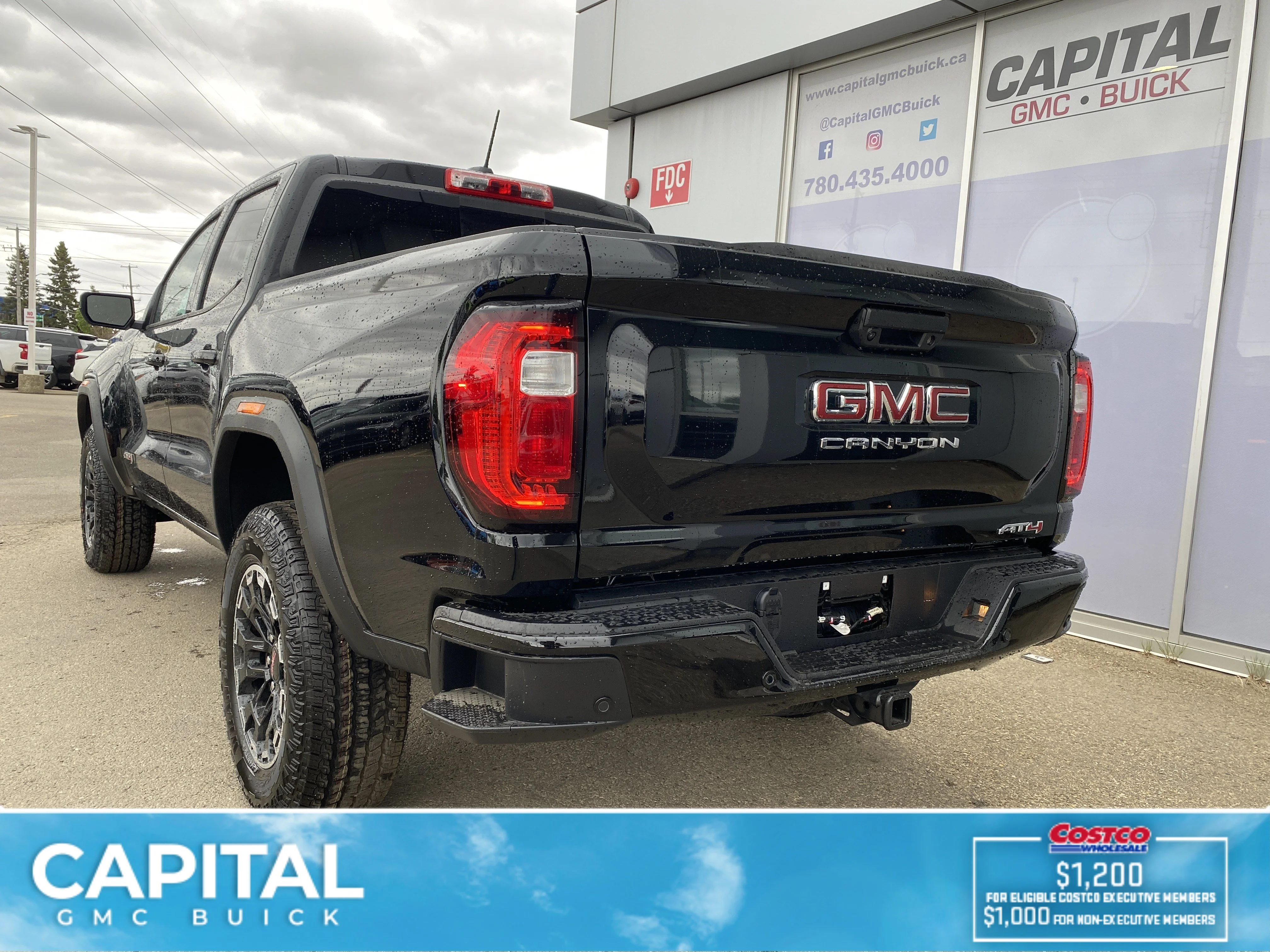 New 2026 ONYX BLACK GMC 4WD AT4 image 4