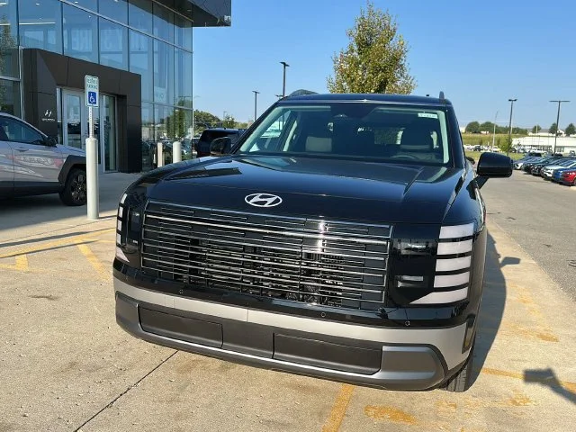 New 2026 Black Hyundai SEL image 6
