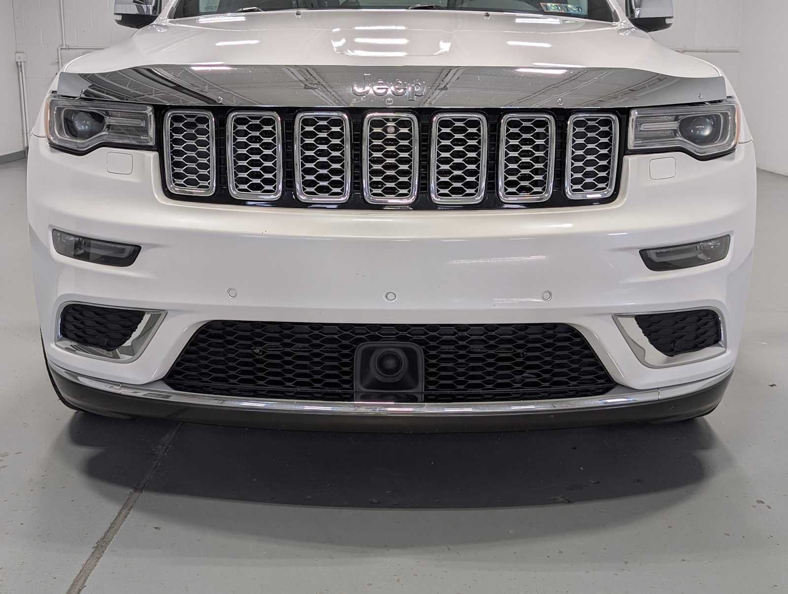 Used 2018 Ivory Tri-Coat Pearl Jeep Summit image 2
