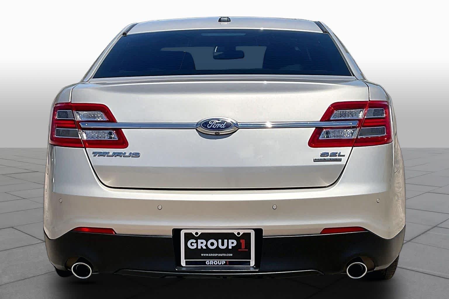 Used 2018 White Gold Metallic Ford SEL image 5