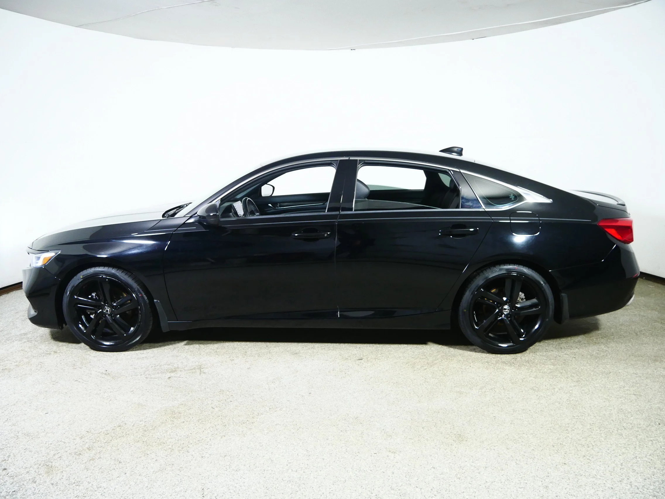 Used 2022 Crystal Black Pearl Honda Sport image 4