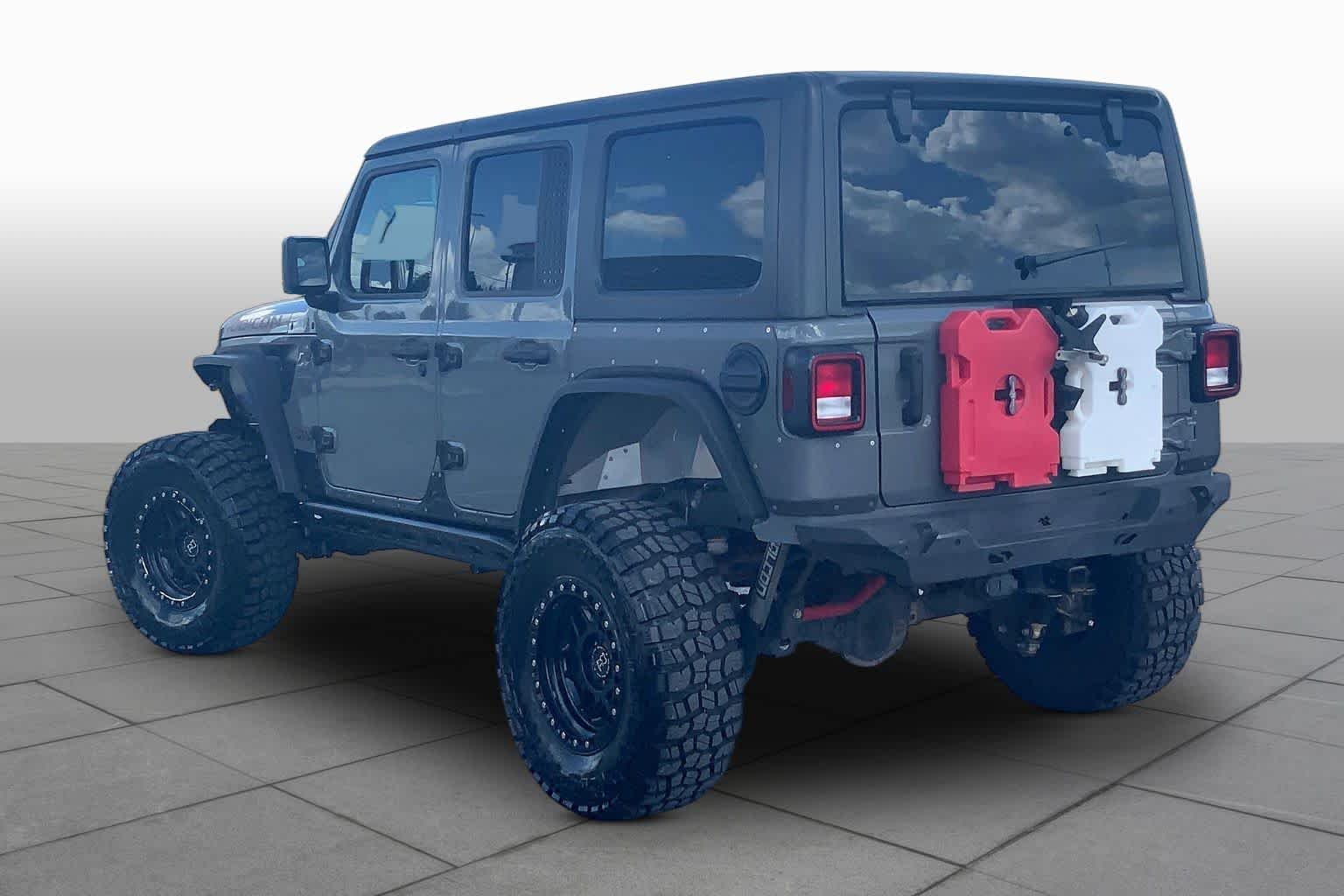 Used 2021 Sting-Gray Clearcoat Jeep Unlimited Rubicon image 12