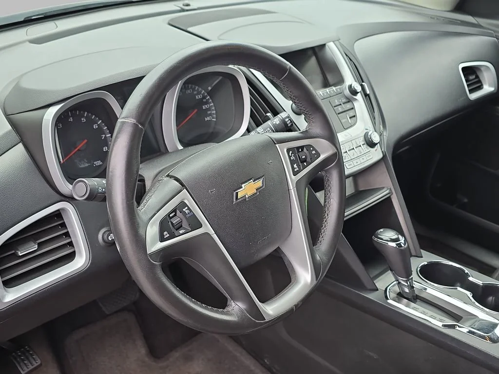 Used 2016 TUNGSTEN METALLIC Chevrolet LT image 18