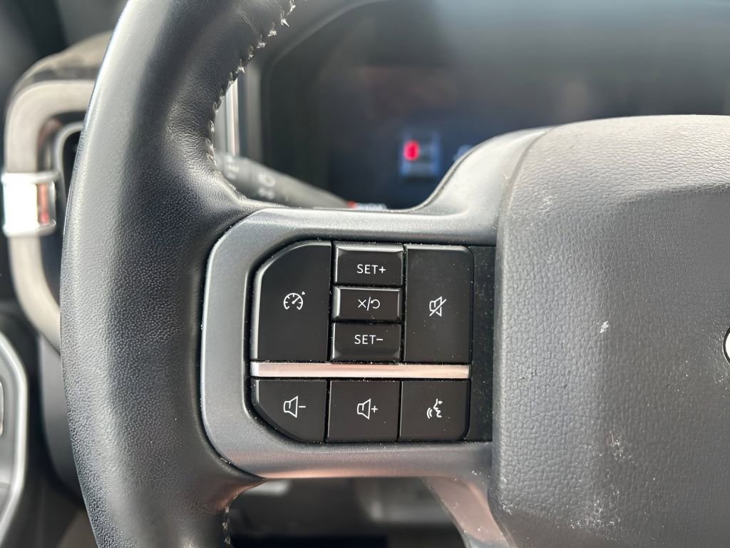Used 2024 Gray Metallic Ford Lariat image 27