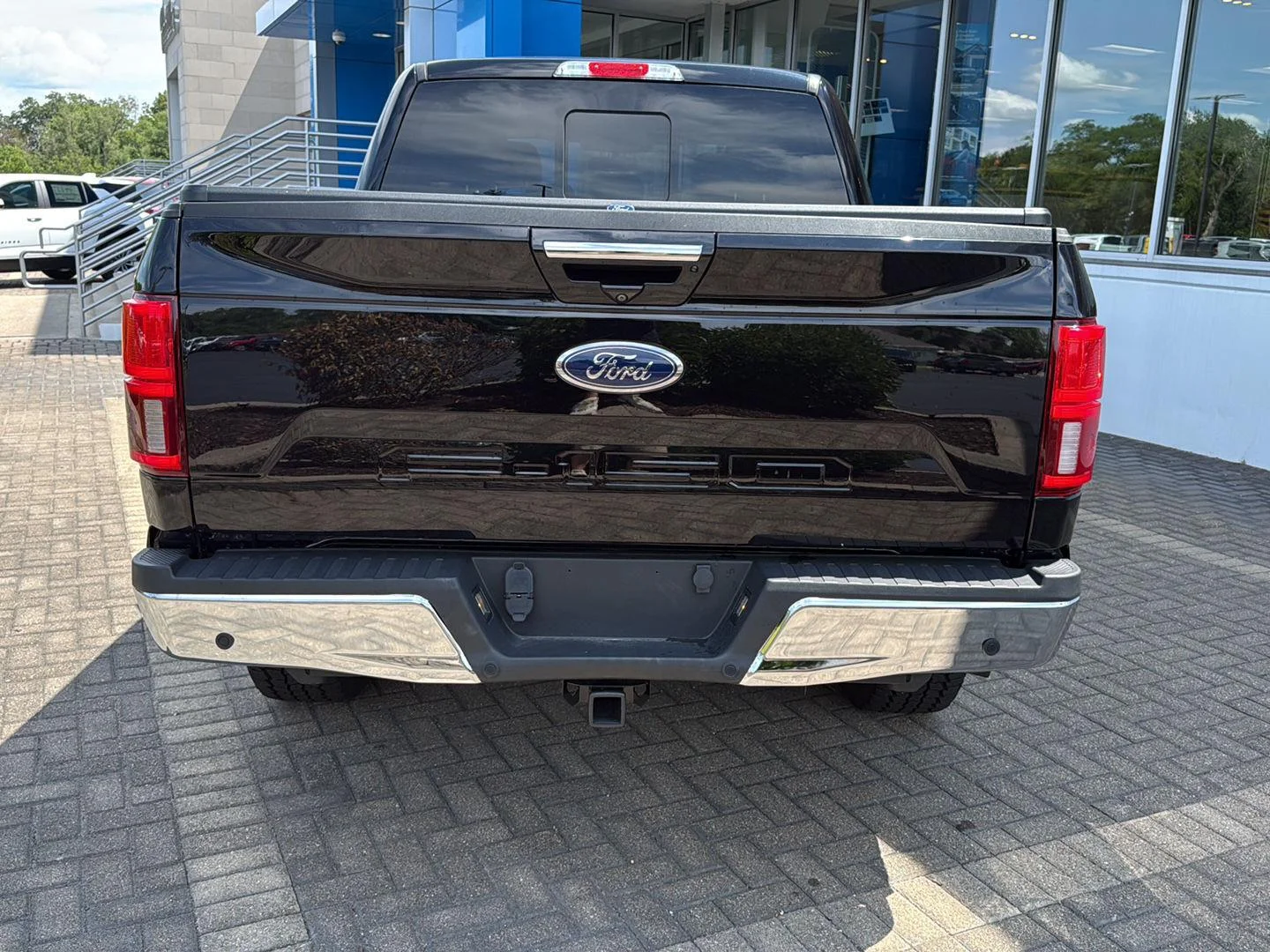 Used 2020 Agate Black Metallic Ford LARIAT image 4