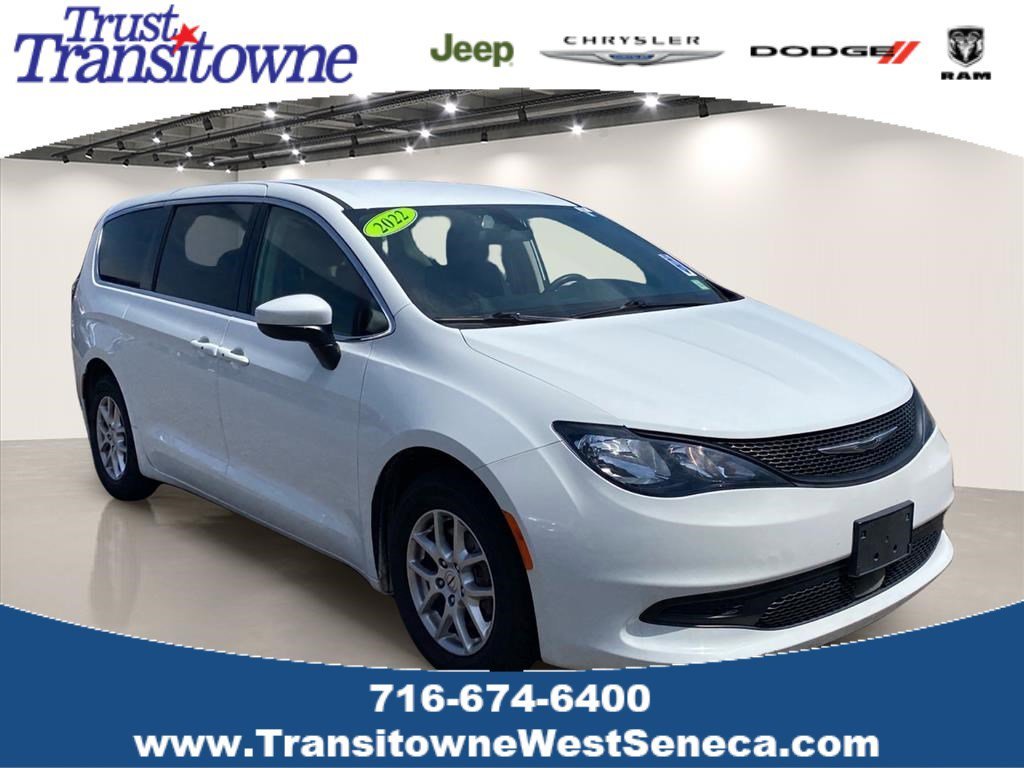 2022 Chrysler Voyager LX