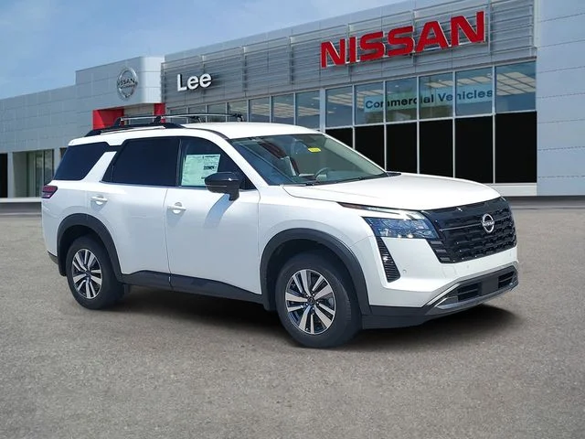 2026 Nissan Pathfinder SL 2WD's photo