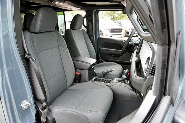 New 2026 Anvil Clear-Coat Exterior Paint Jeep Sport S image 21