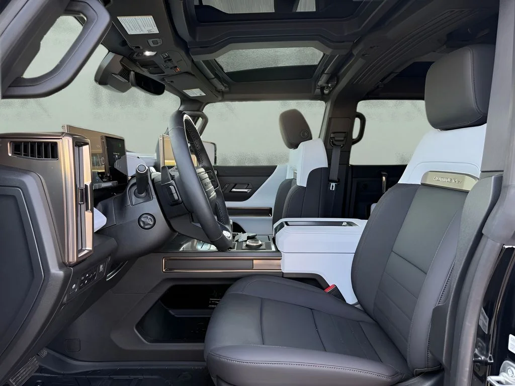 Used 2025 Black GMC 2X image 11